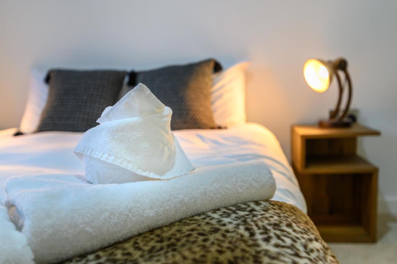 Comfy & Homely 2Bed Apartment - 5 Star Location Manchester Buitenkant foto