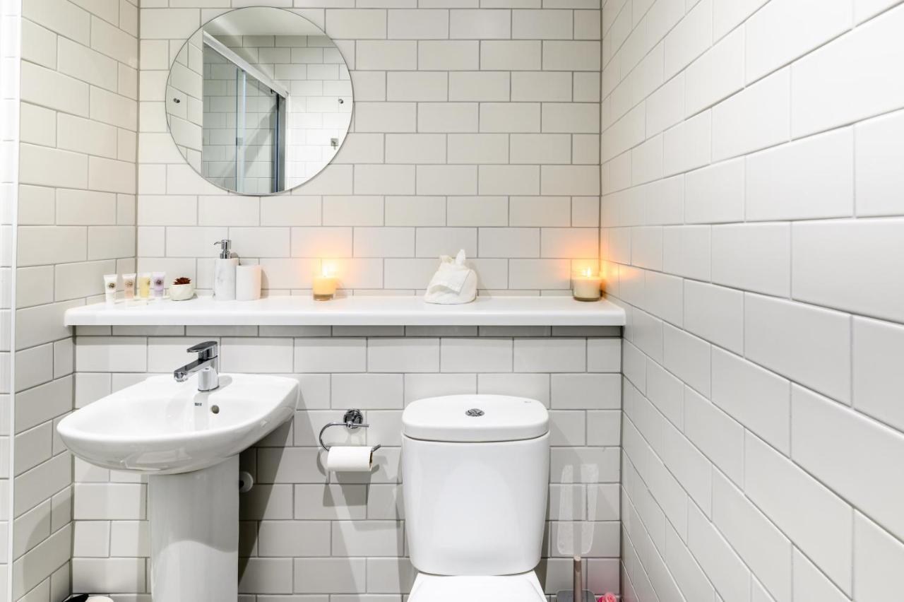 Comfy & Homely 2Bed Apartment - 5 Star Location Manchester Buitenkant foto