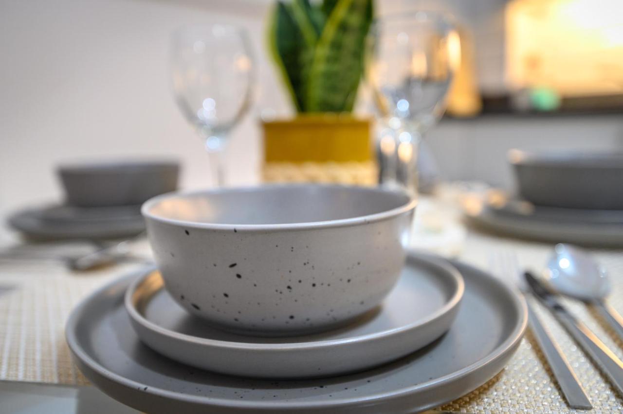 Comfy & Homely 2Bed Apartment - 5 Star Location Manchester Buitenkant foto