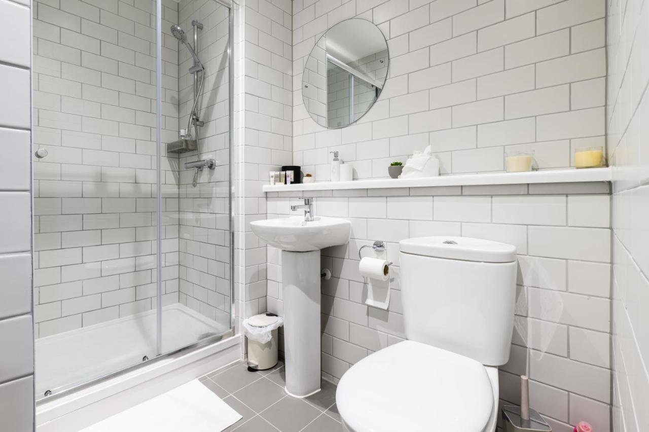 Comfy & Homely 2Bed Apartment - 5 Star Location Manchester Buitenkant foto